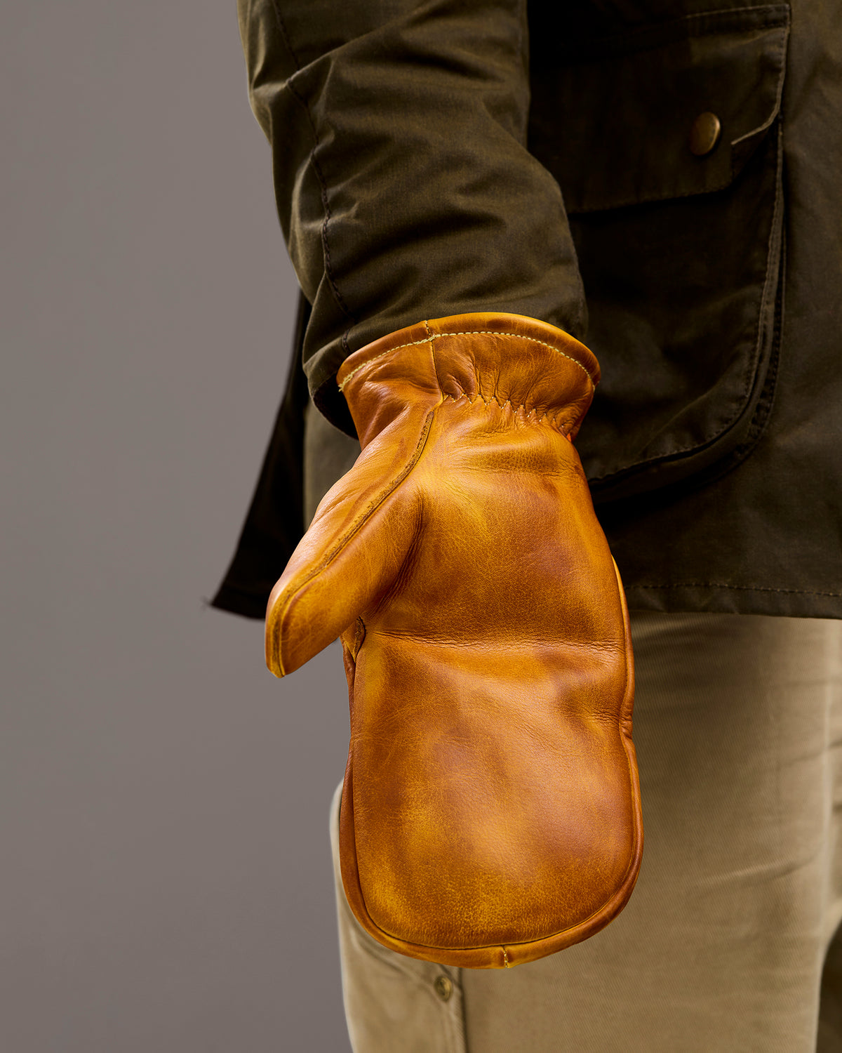 Mitsuhiko Mittens, palm worn on hand