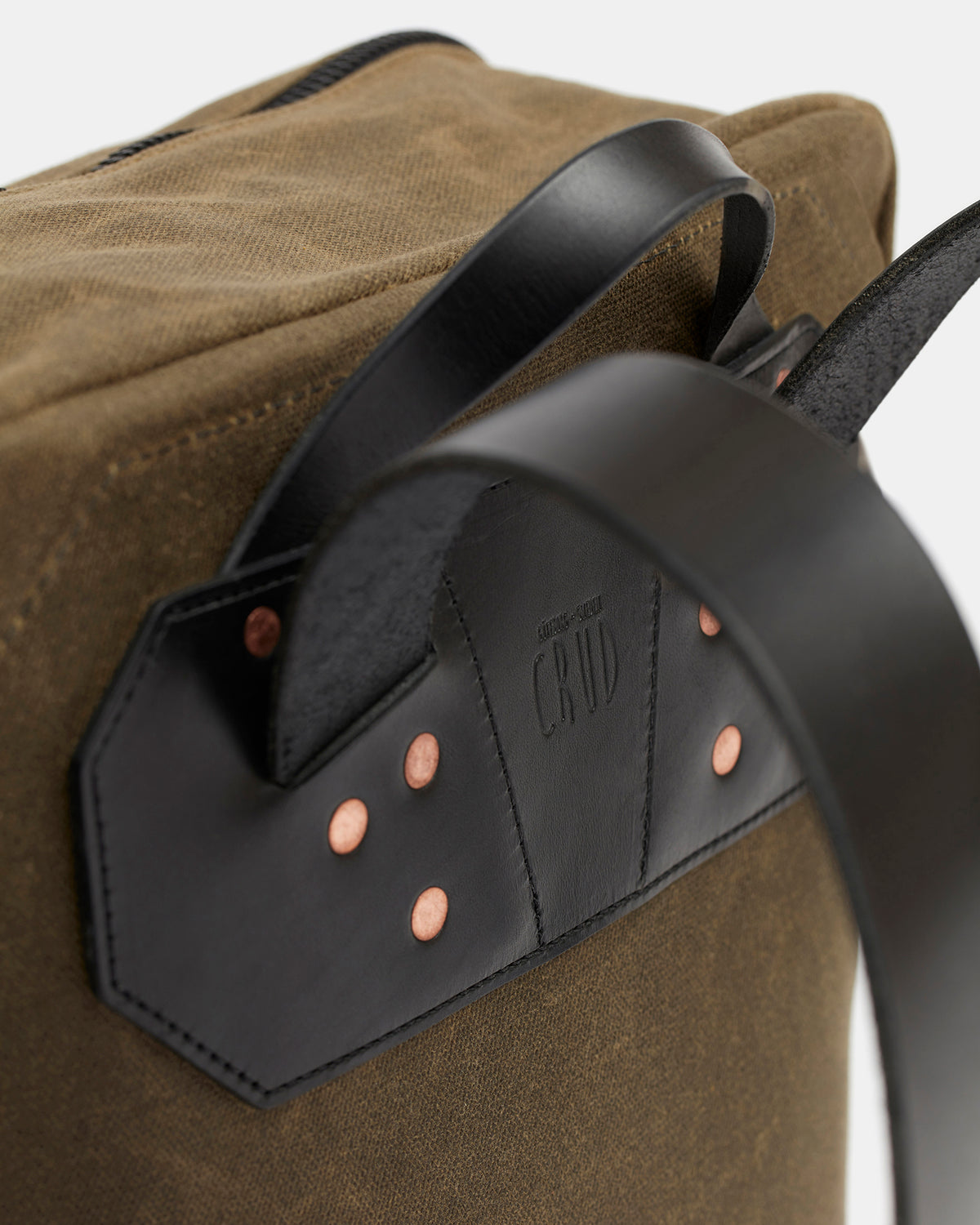 Close-up of vegetable-tanned Tärnsjö leather on Nova backpack