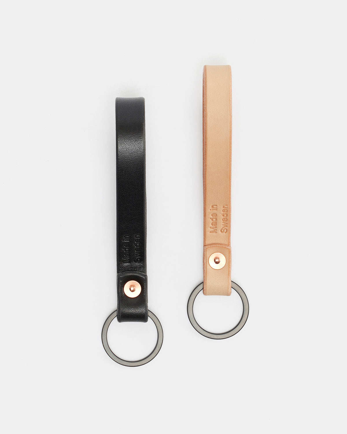 Hand-finished vegetable-tanned leather keychain made in Sweden