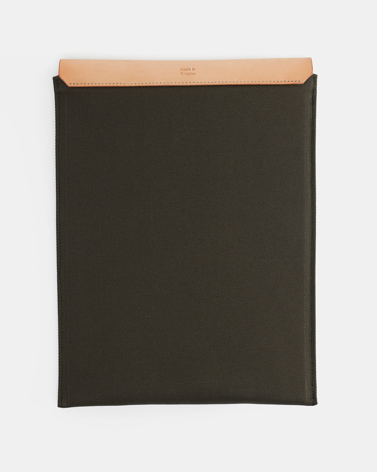 Ottem laptop case with natural leather and brass Wasa snap buttons