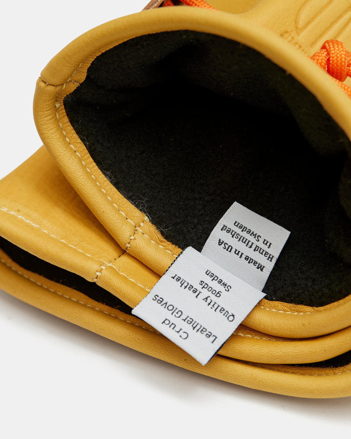 Interior view of Mitsuhiko mittens showing 100g Thinsulate lining